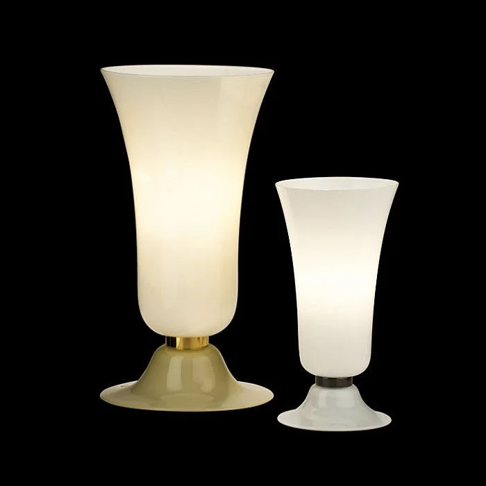 Rustic Wood Chandeliers for Country - Style HousesThe Anni Trenta Murano Glass Table Lamp From Venini Rustic Wood Chandeliers for Country - Style HousesThe Anni Trenta Murano Glass Table Lamp From Venini