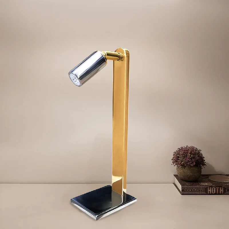 crystal table lamps with dazzling prisms for a glamorous effectMic DRL