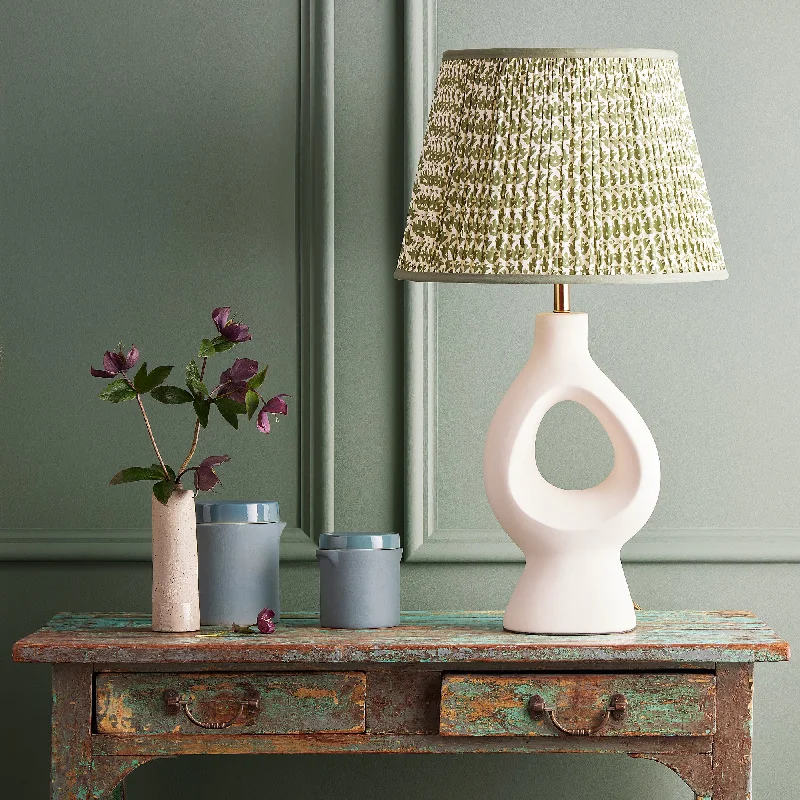 coastal style table lamps with nautical elements for beach housesSacha table lamp in matte white coastal style table lamps with nautical elements for beach housesSacha table lamp in matte white