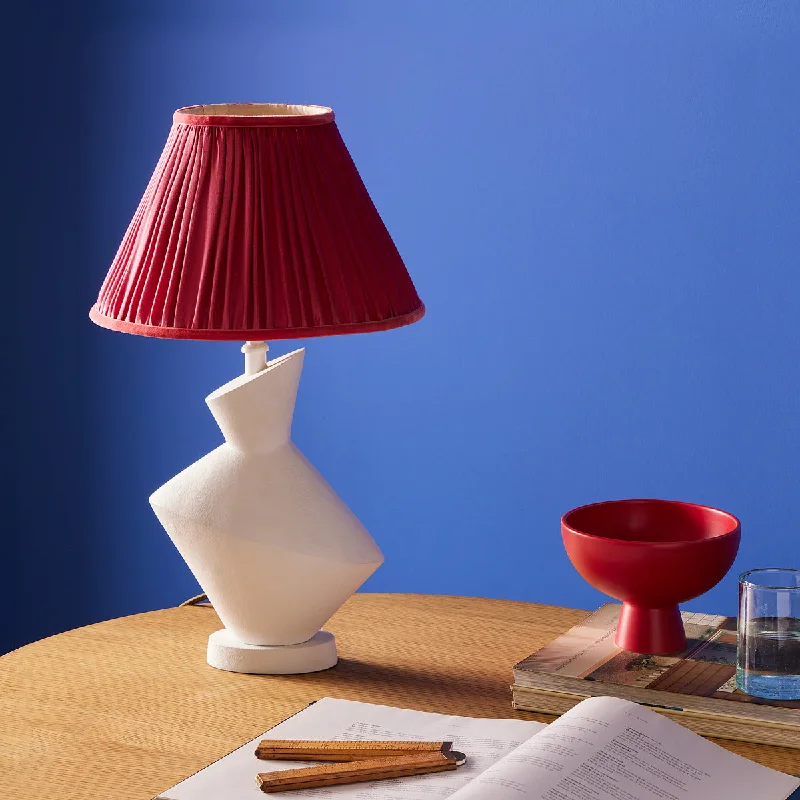 crystal table lamps with dazzling prisms for a glamorous effectVitur table lamp in Gesso white crystal table lamps with dazzling prisms for a glamorous effectVitur table lamp in Gesso white